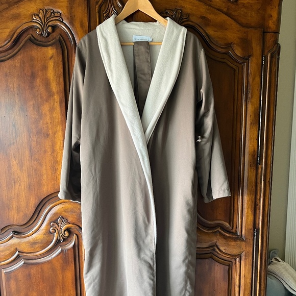 RESTORATION HARDWARE Spa Robe - Picture 1 of 7